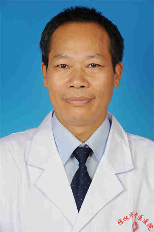DSC_6617 董世德 推拿科 副主任医师.jpg